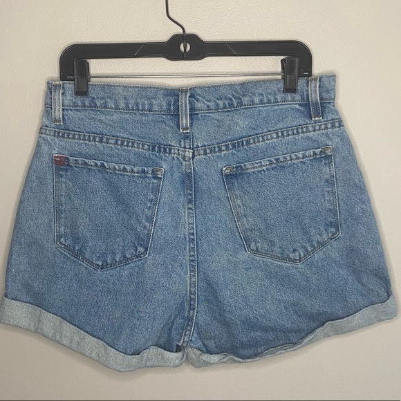 Urban Outfitters BDG Mom High Rise Light Wash Denim Jean Shorts, size 30W - Picture 5 of 9